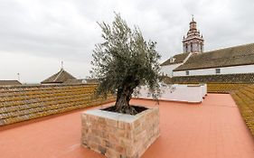 Charming Holiday Home in Fuentes de Andalucía with Pool
